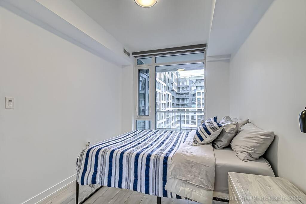 Minto - Modern In King West Neighborhood Apartment *