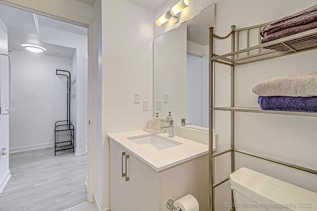 Minto - Modern In King West Neighborhood Toronto