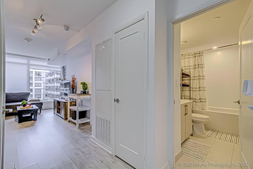 Apartment Minto - Modern In King West Neighborhood