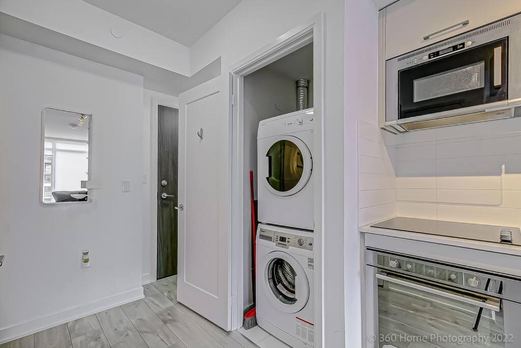 Minto - Modern In King West Neighborhood Apartment