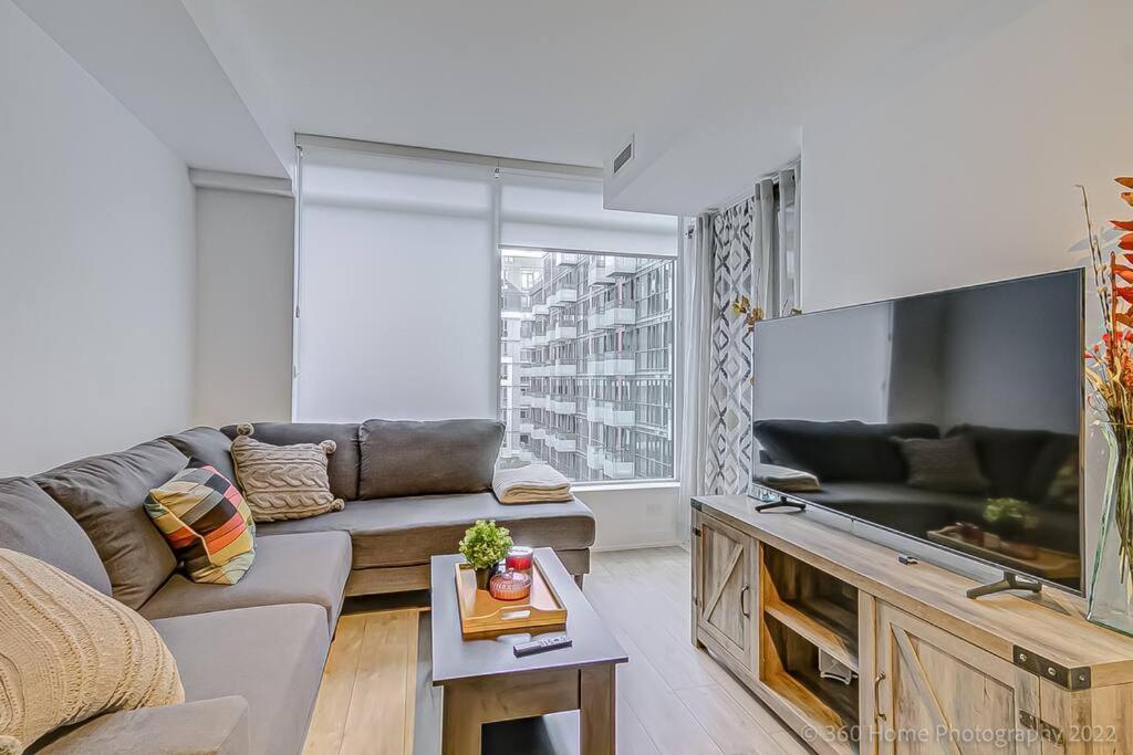 Minto - Modern In King West Neighborhood