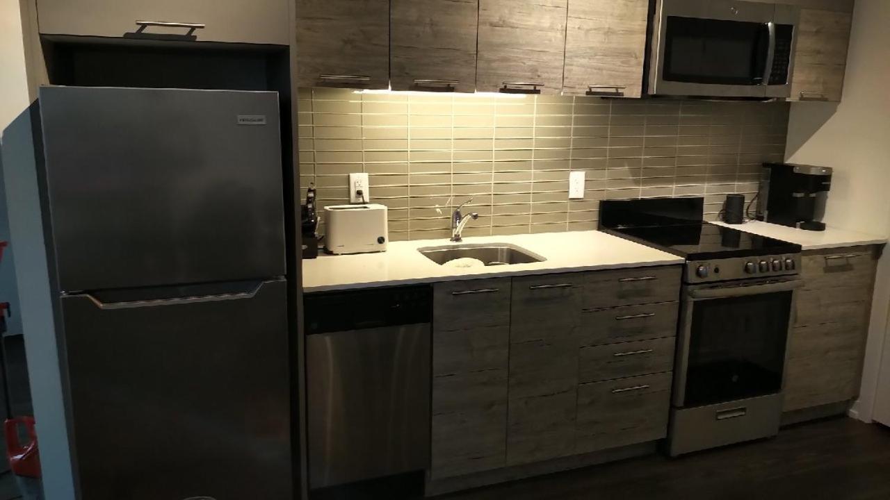 One Bedroom In Liberty Village * Toronto