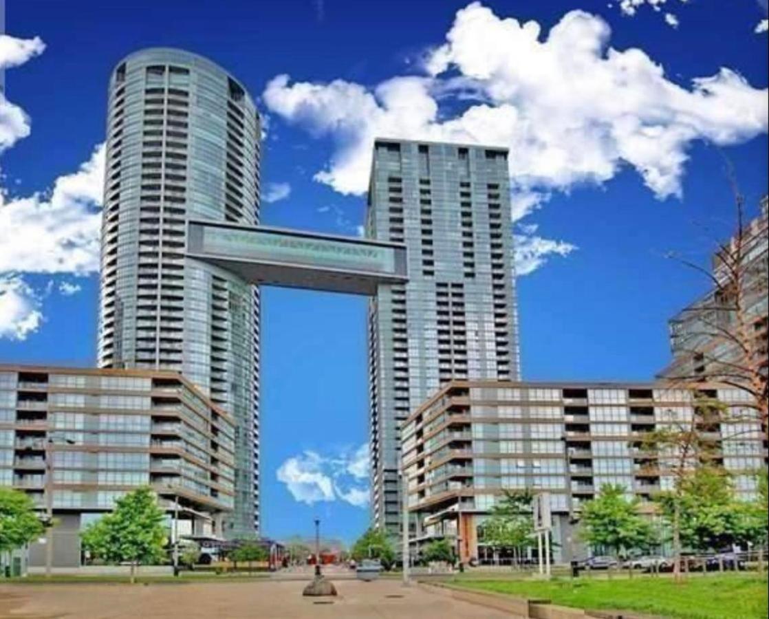 Apartment Morden In The Center Of Downtown Toronto