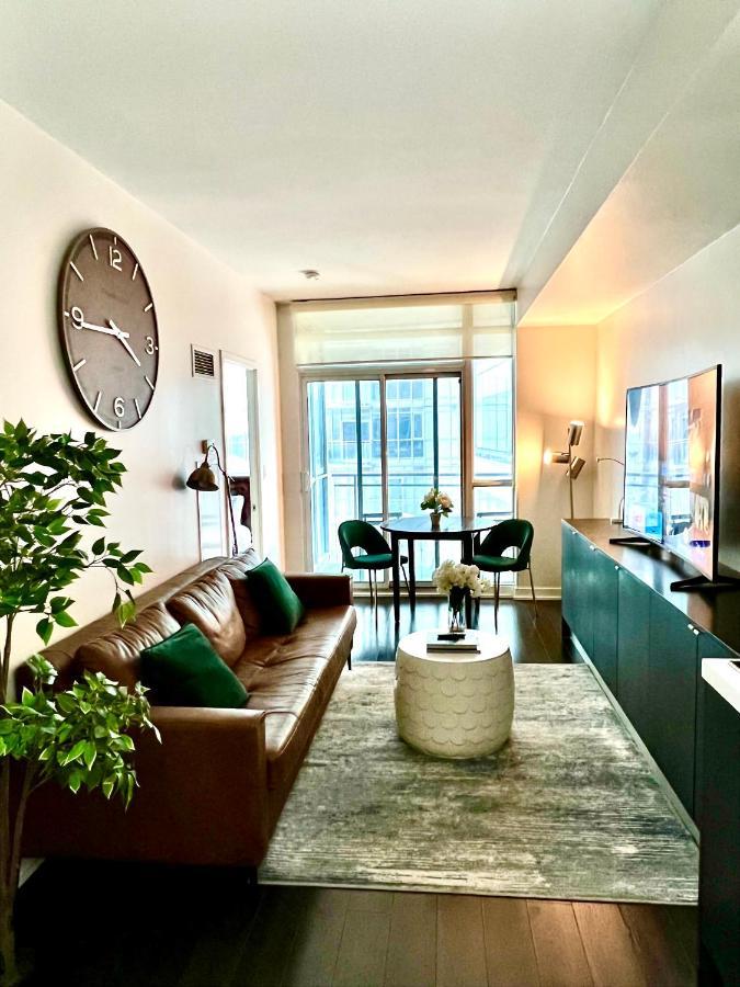 Morden In The Center Of Downtown Apartment
