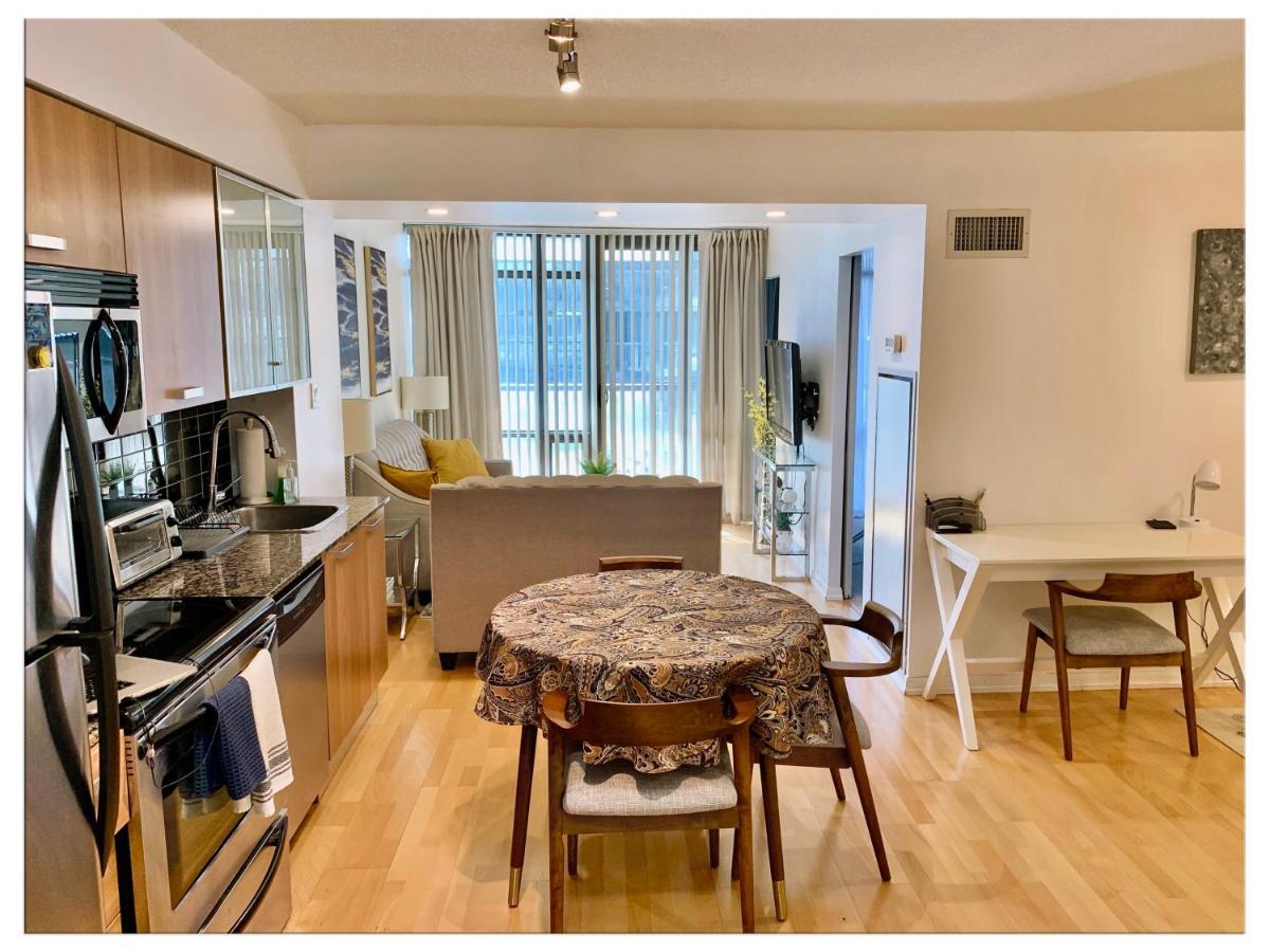 Apartment Comfy 1 Bedroom & Den In Downtown 1 Queen & 1 Single Bed