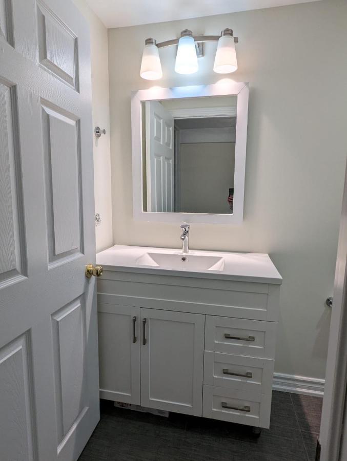 Urban Retreat - Modern 4br Townhouse * Toronto