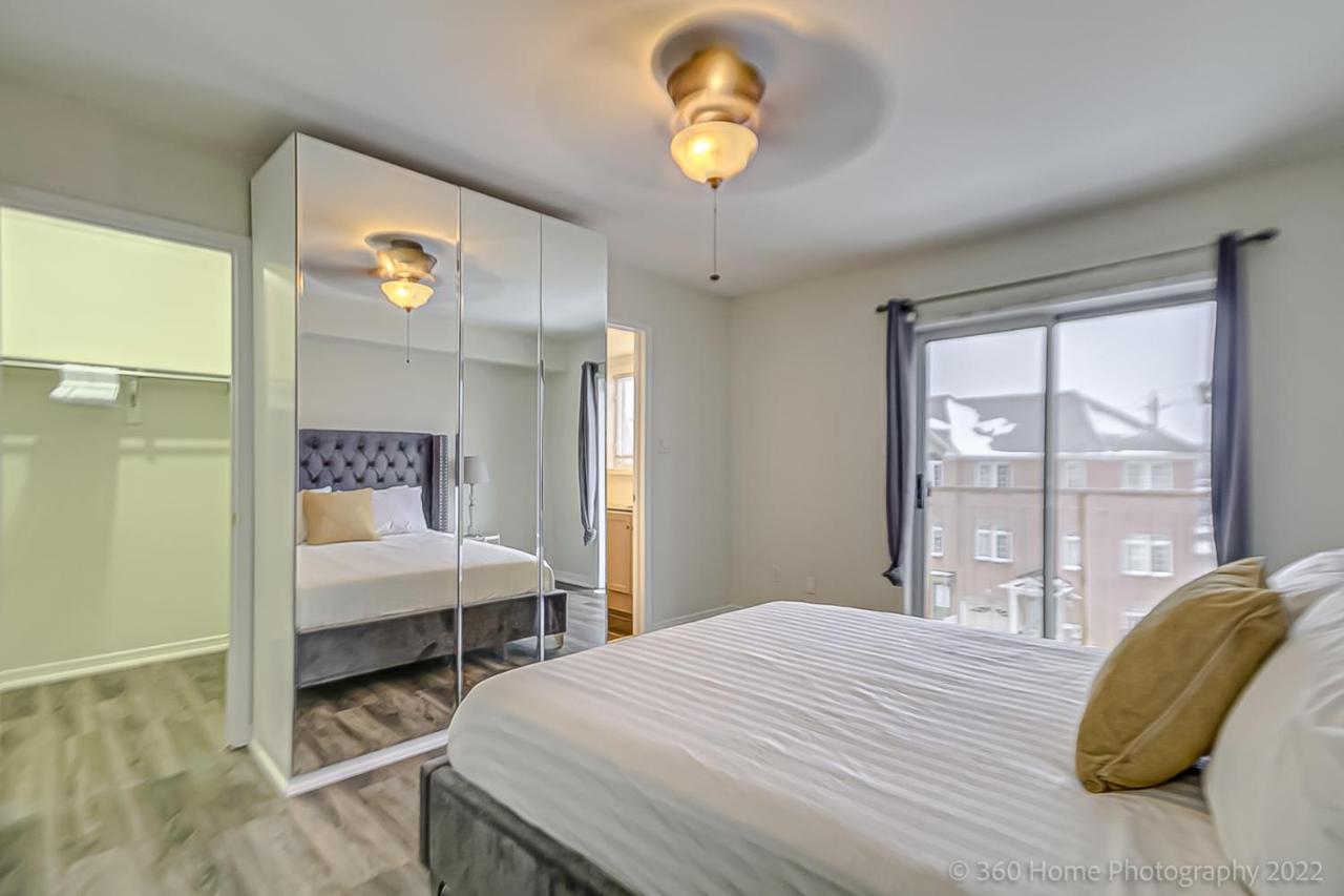Urban Retreat - Modern 4br Townhouse Apartment Toronto