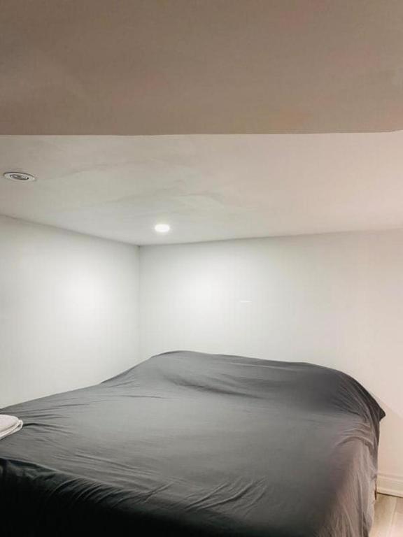 Apartment Relax Ii East York Space Share