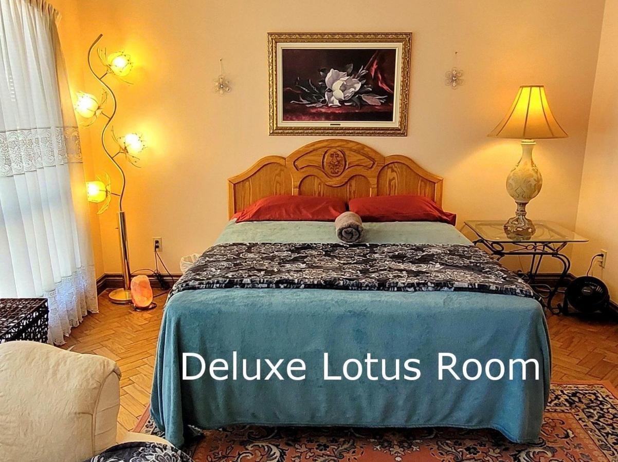 Homestay A Stunning Style Toronto