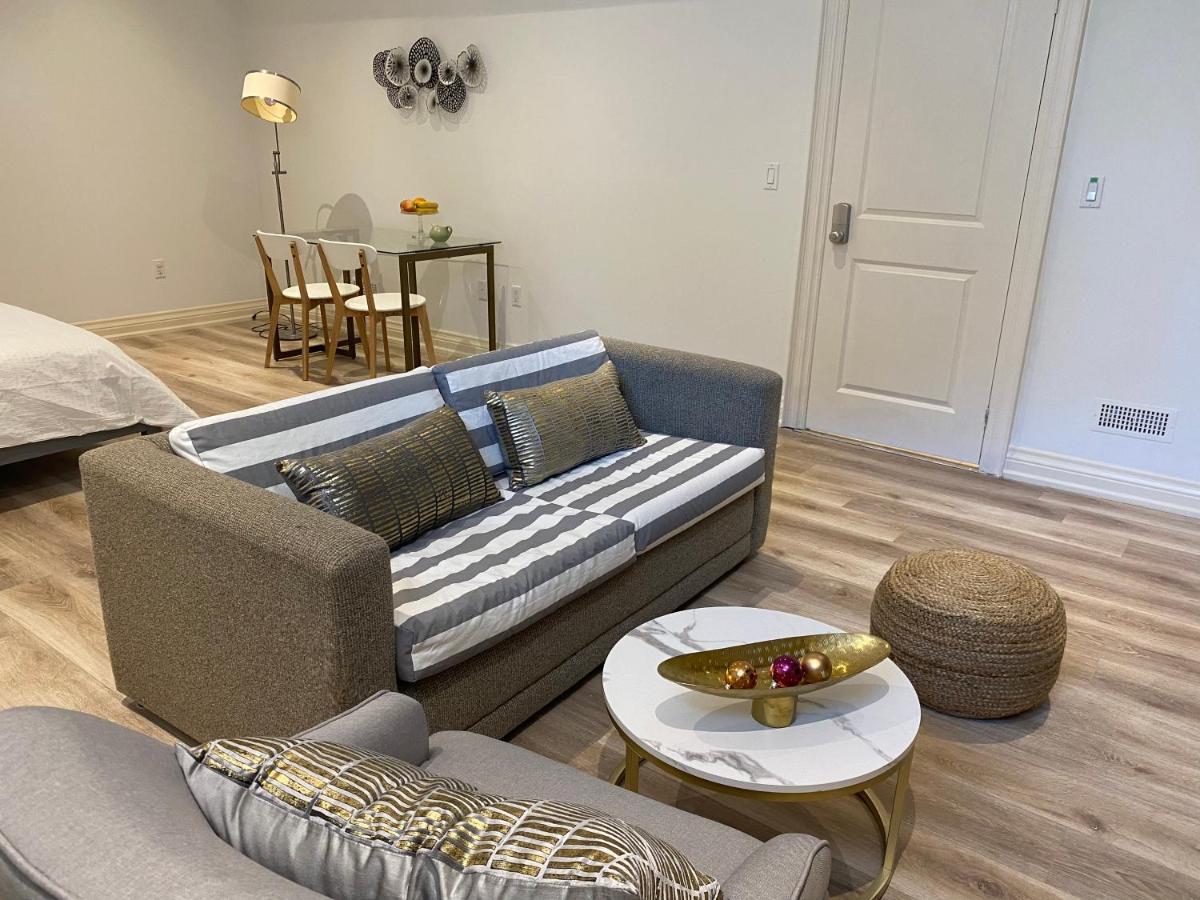 Spacious Bedroom With Living Area And Free Parking In Midtown Guest house *