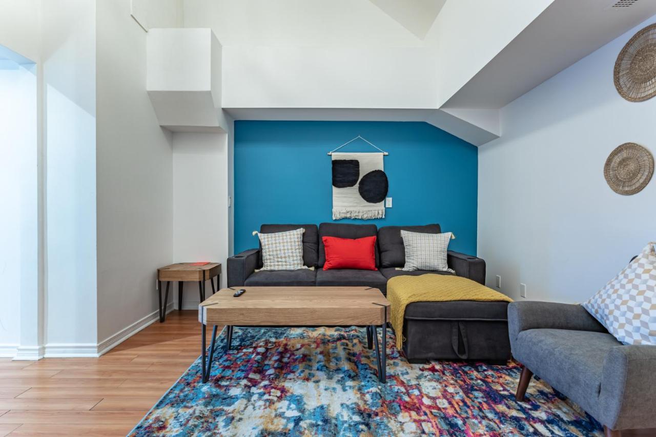 Kensington Market Apartment *