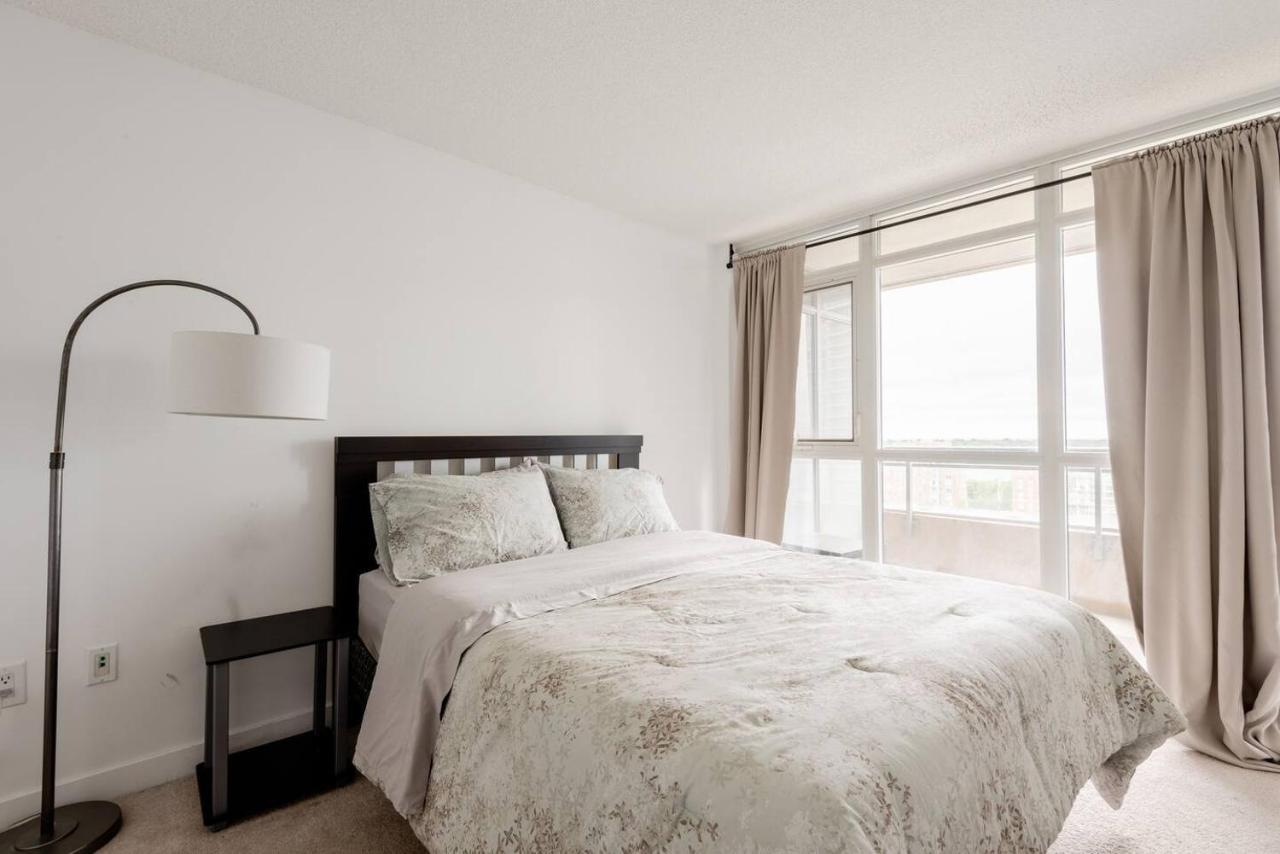 Hotel Guestic At York Toronto