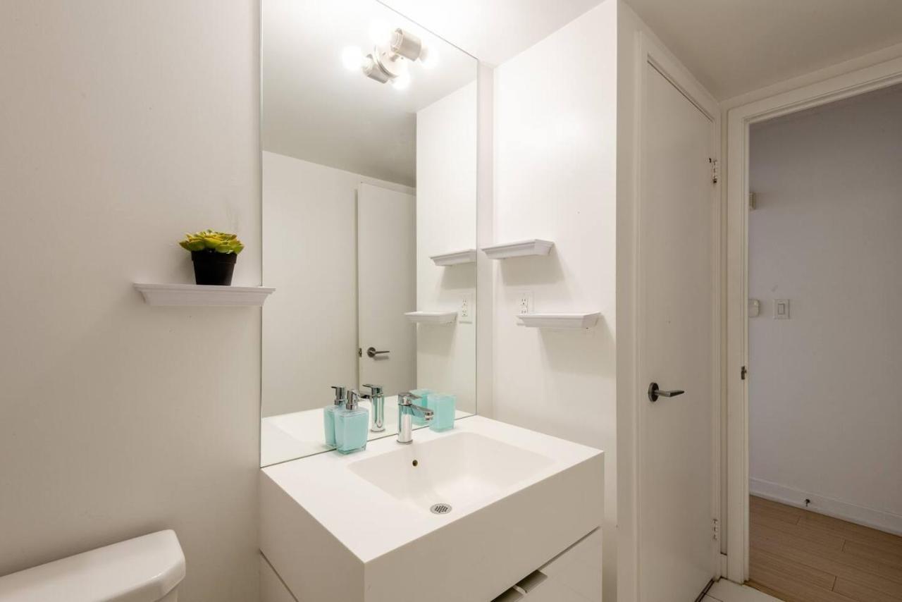 Hotel Guestic At York Toronto