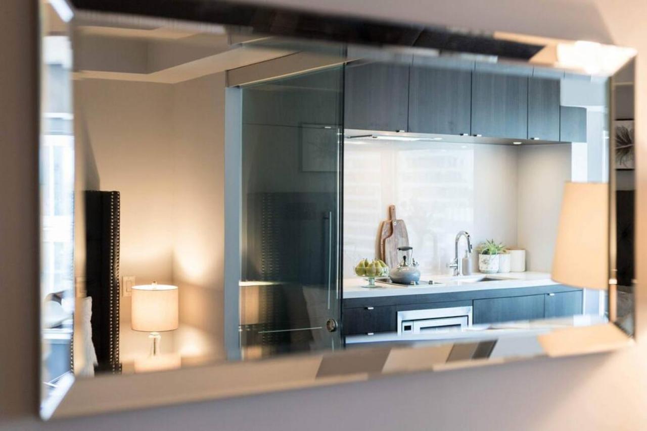 Modern Yorkville 1br 1ba Gym Upscale Area Toronto