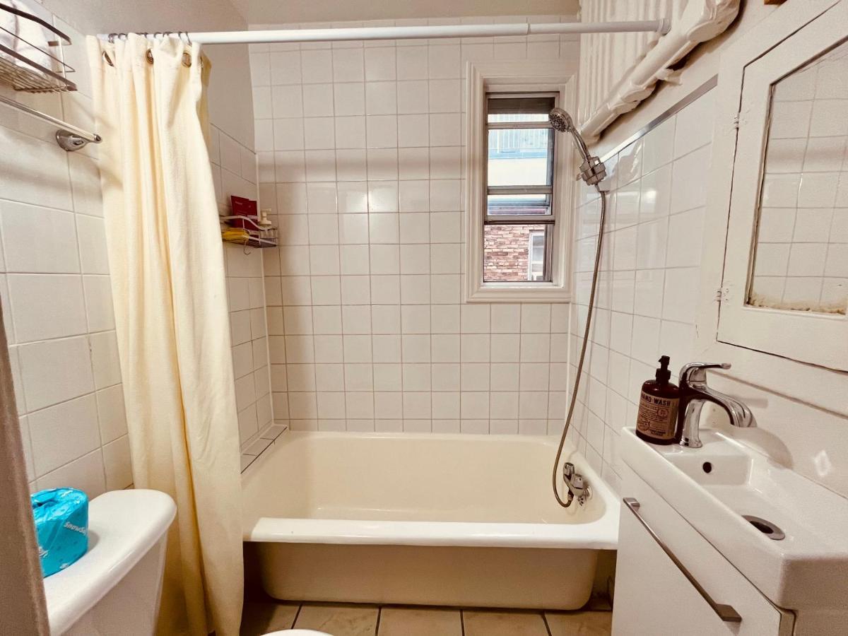Hipster Studio In Little Italy Apartment