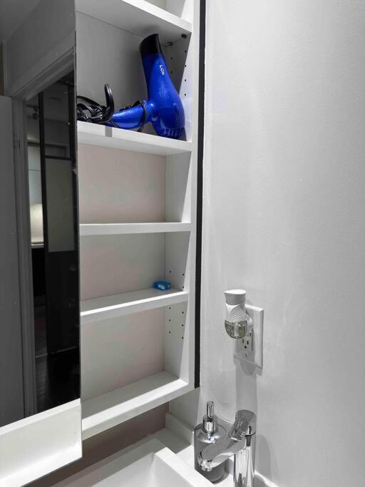 Stylish 2 Bedrooms W/ Awesome View & Parking