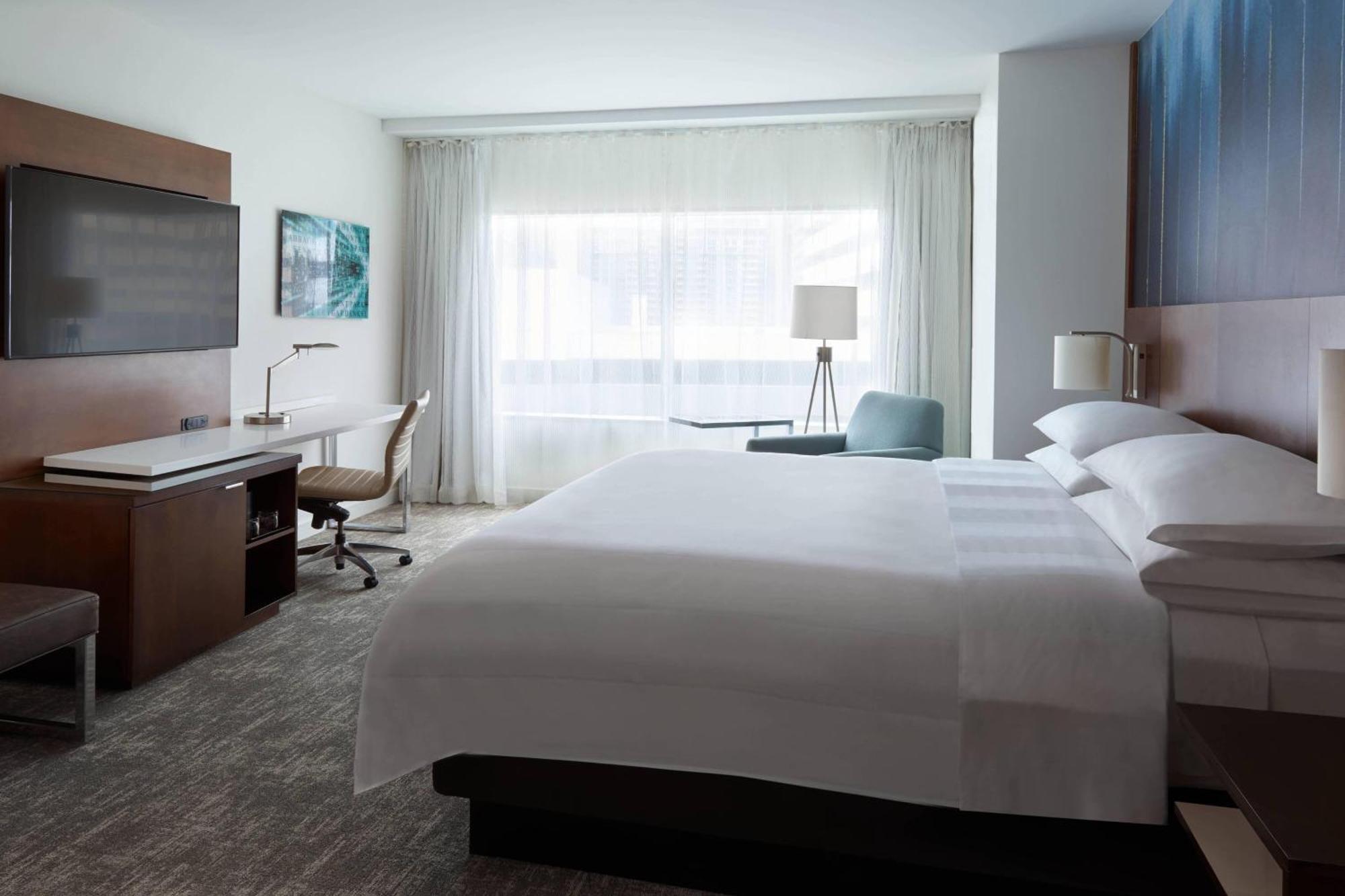 Marriott Centre Hotel 4*