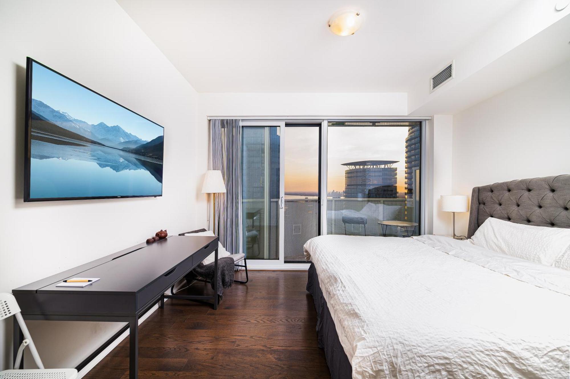 Presidential Heart Of Downtown With Stunning View Apartment