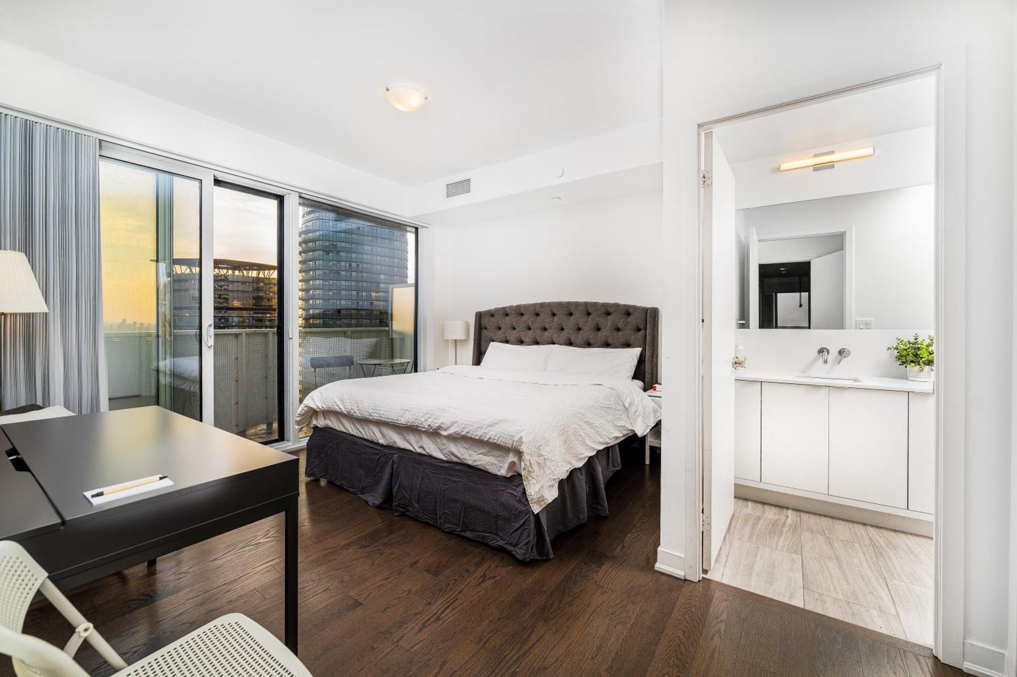 Presidential Heart Of Downtown With Stunning View Apartment