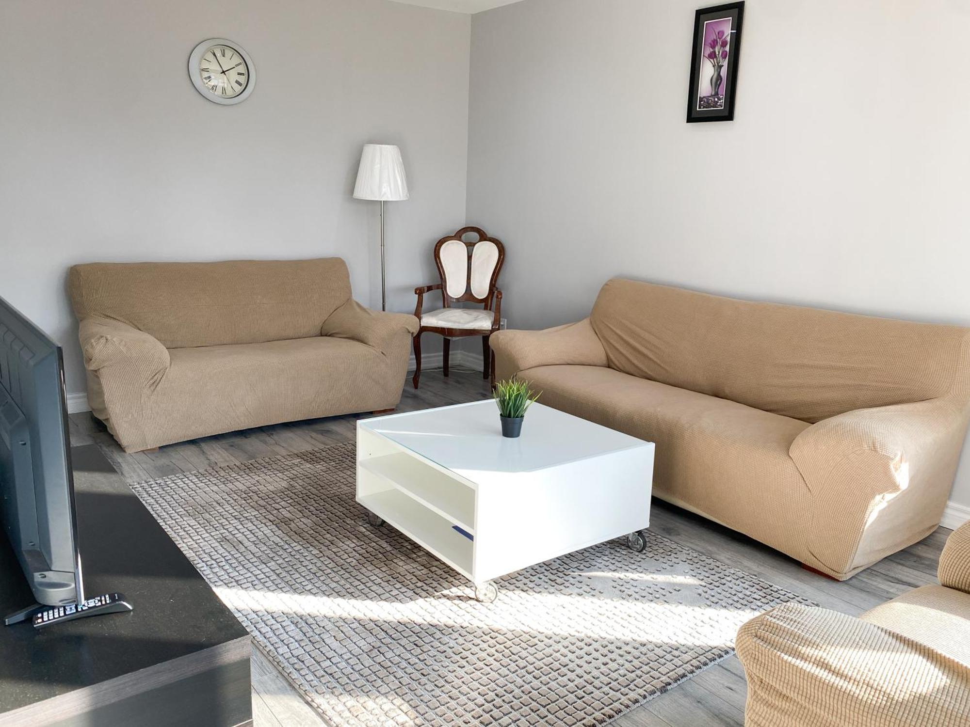 Spacious Mbr Near Kennedy Subway & Go Homestay *