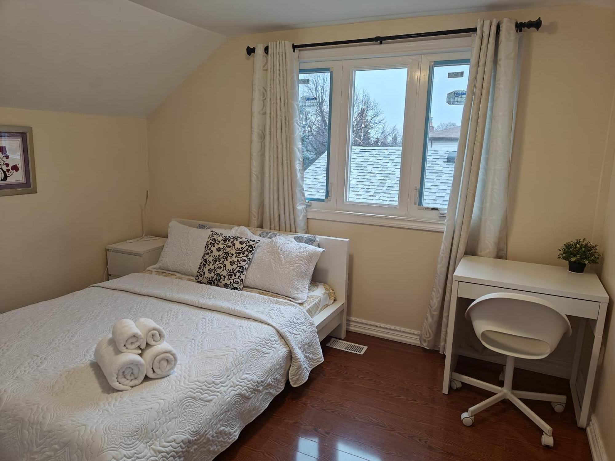 Homestay Spacious Mbr Near Kennedy Subway & Go *