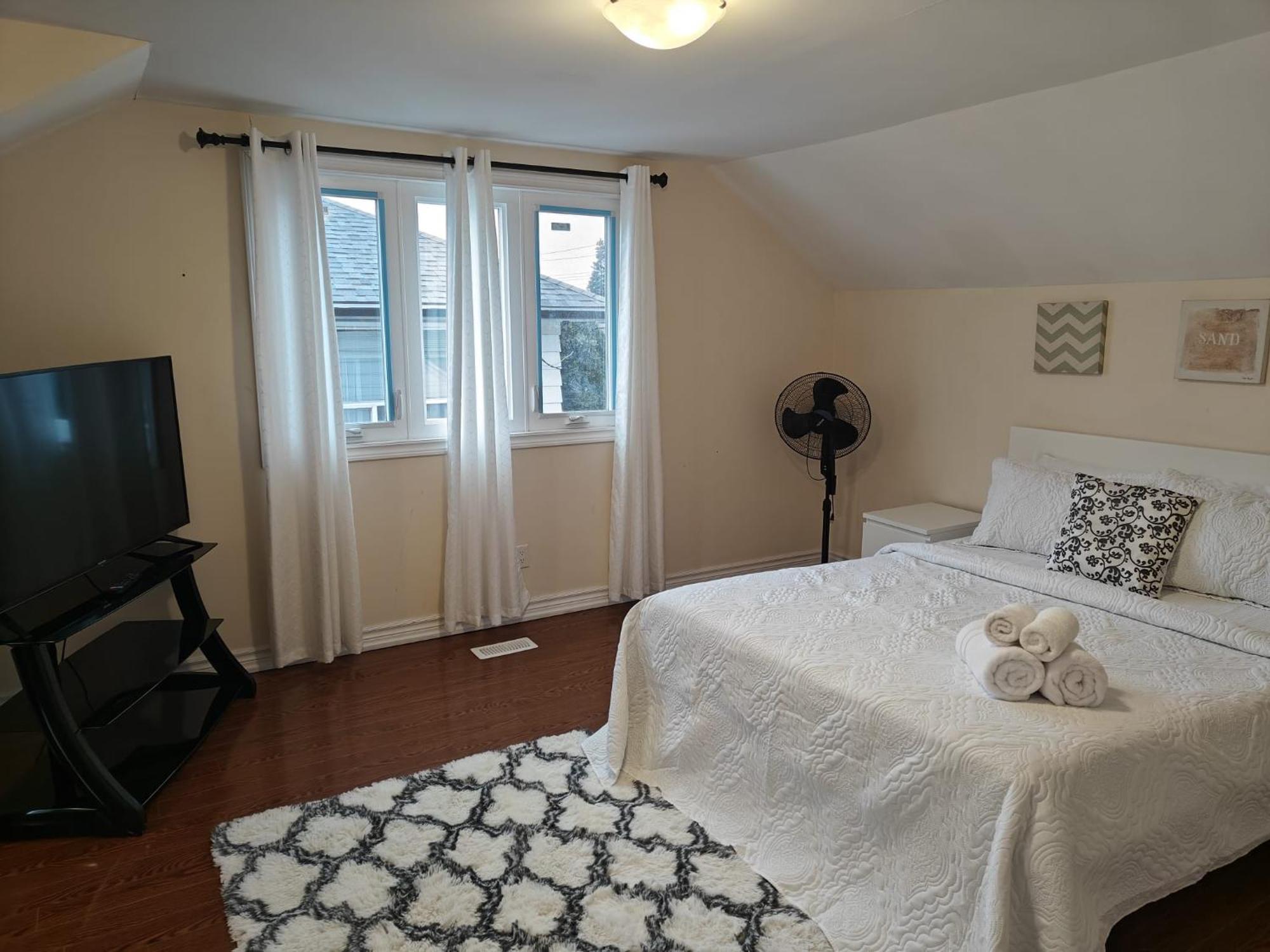 Homestay Spacious Mbr Near Kennedy Subway & Go *