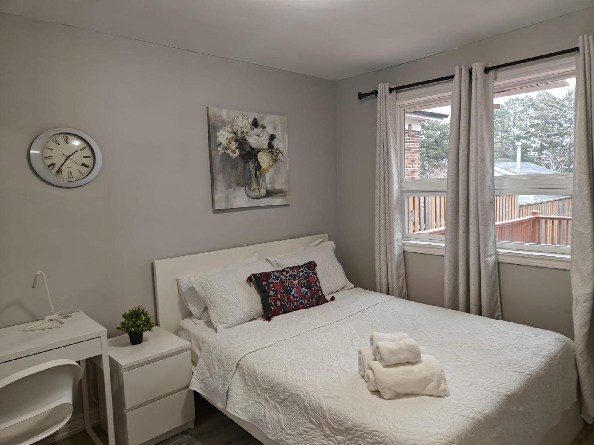Spacious Mbr Near Kennedy Subway & Go * Toronto