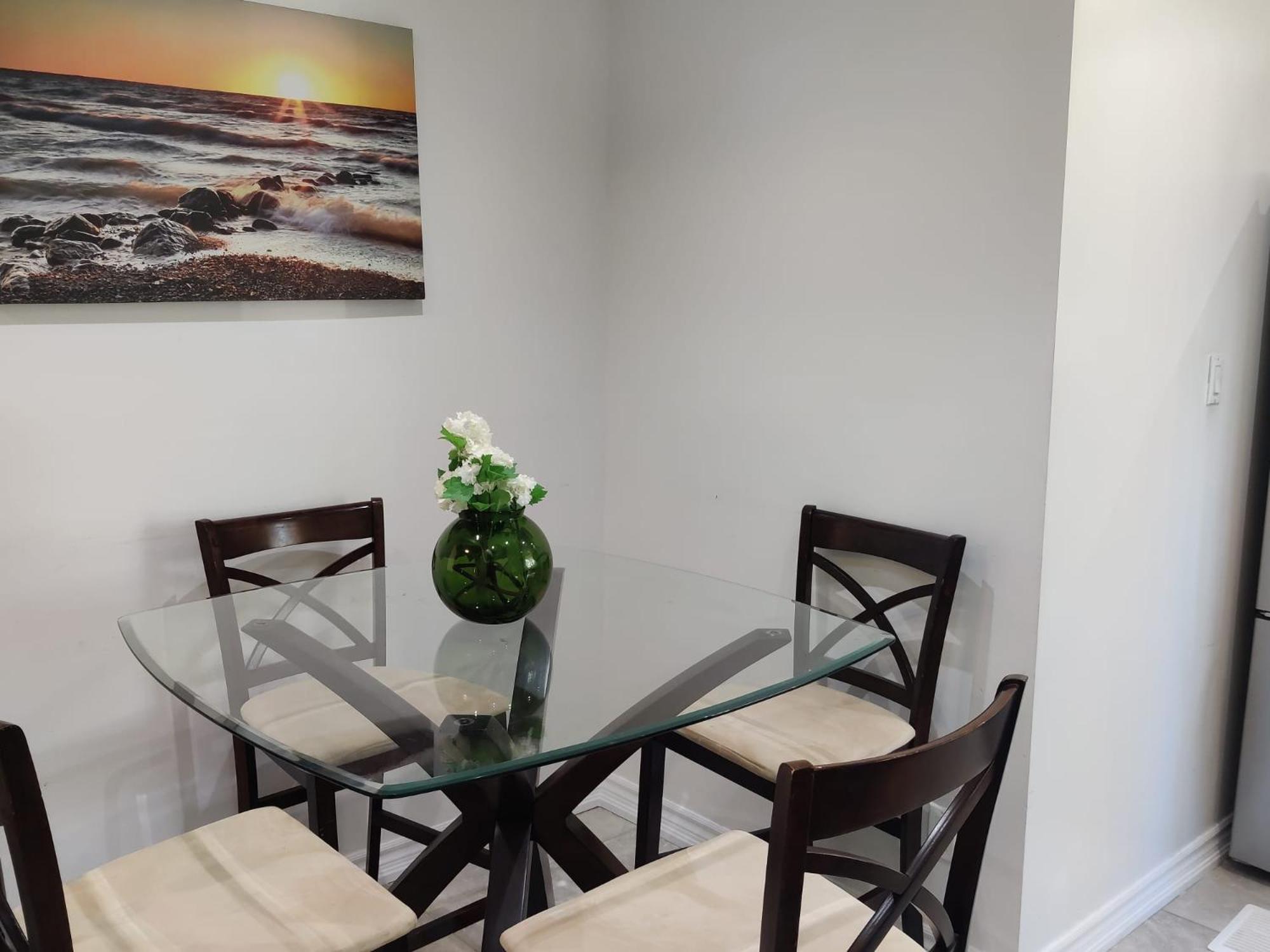 Spacious Mbr Near Kennedy Subway & Go Homestay