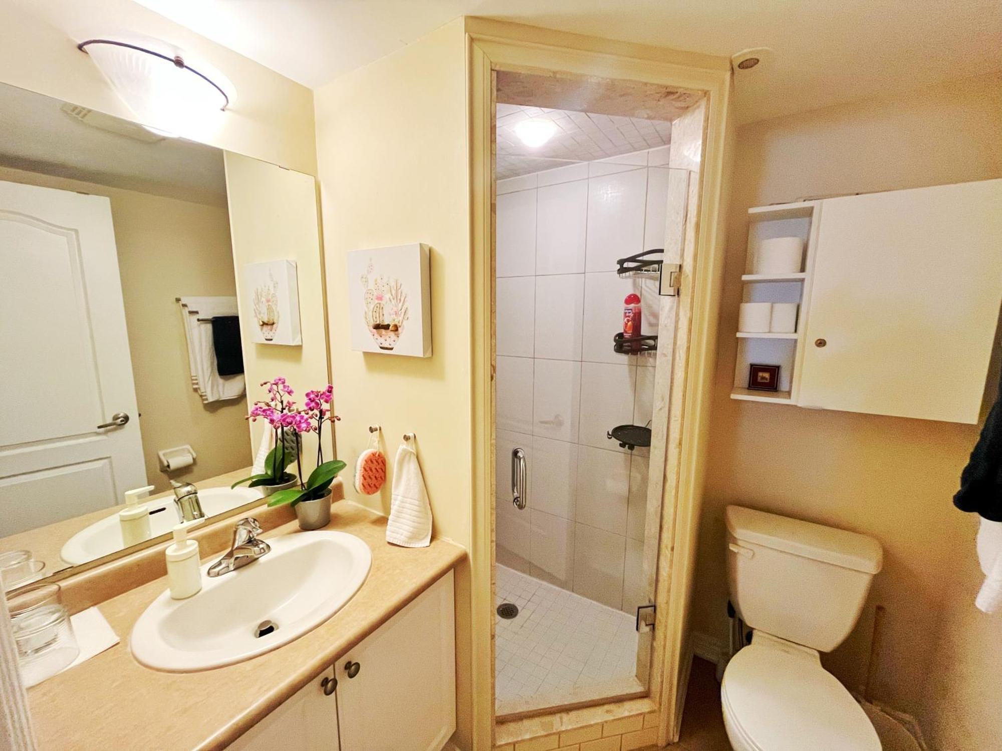 Stunning In Townhouse Across The *
