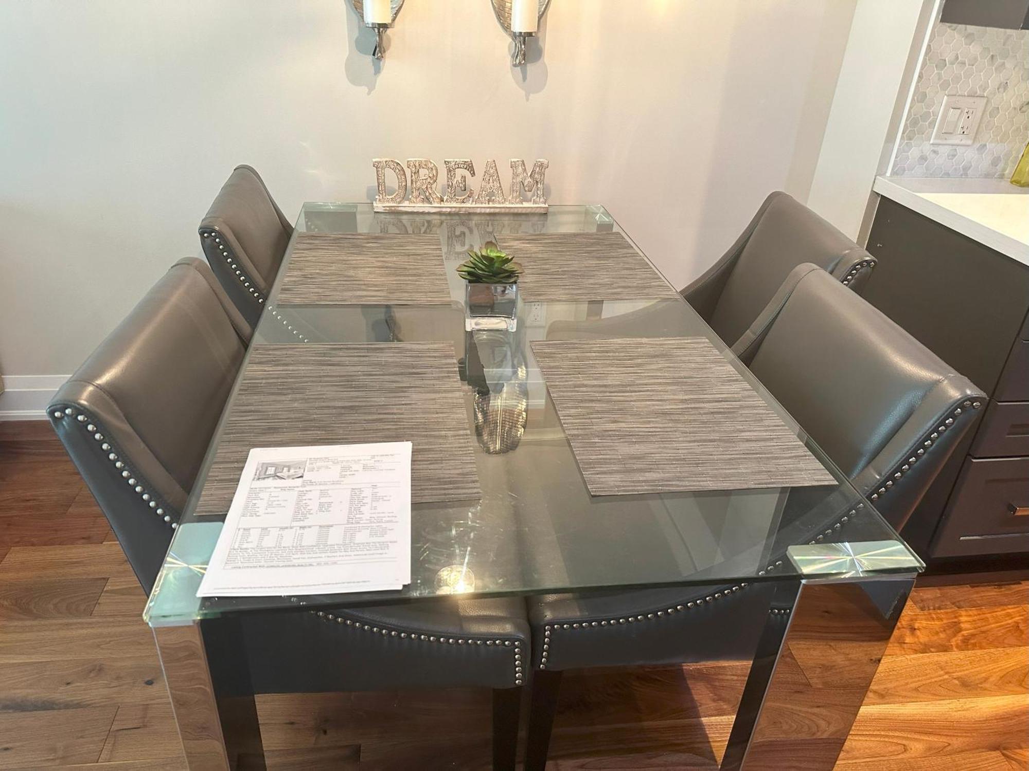 Ferienhaus Immaculate Executive Townhouse 3br&3ba At Lawrence Park