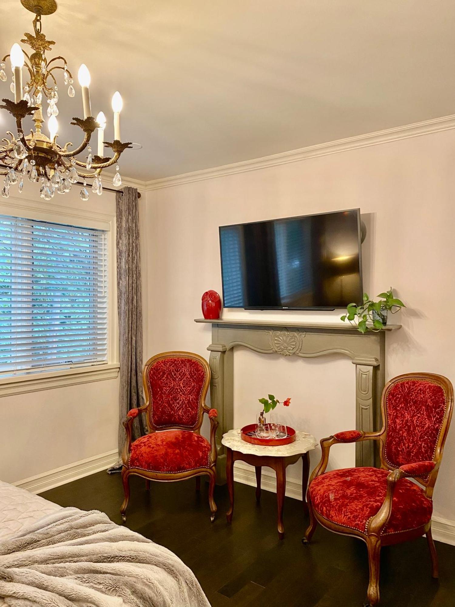 Gasthof Downtown Luxury Victorian Retreat Toronto