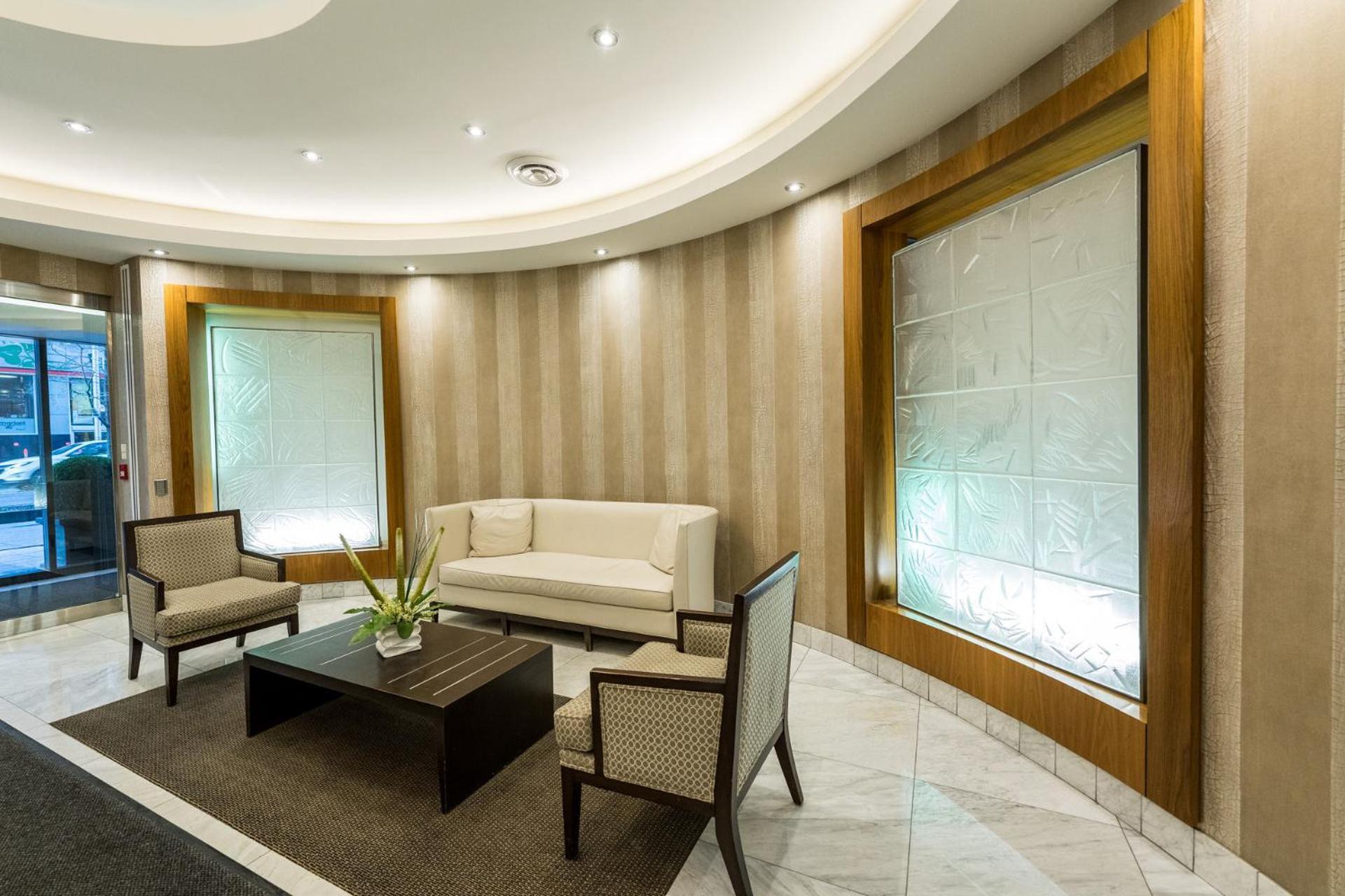 Sky Yorkville Aparthotel 4*