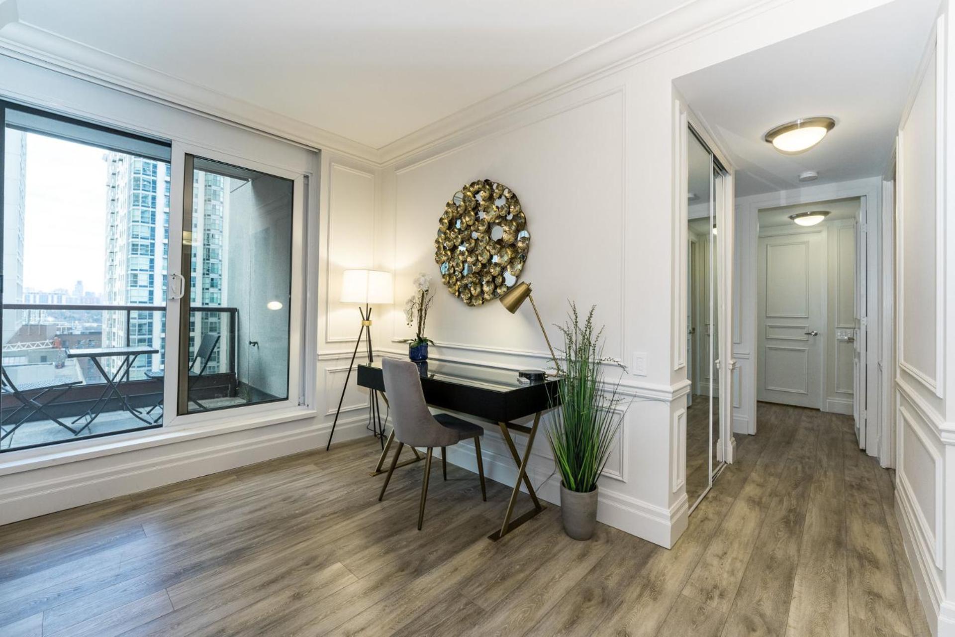 Sky Yorkville Aparthotel 4*