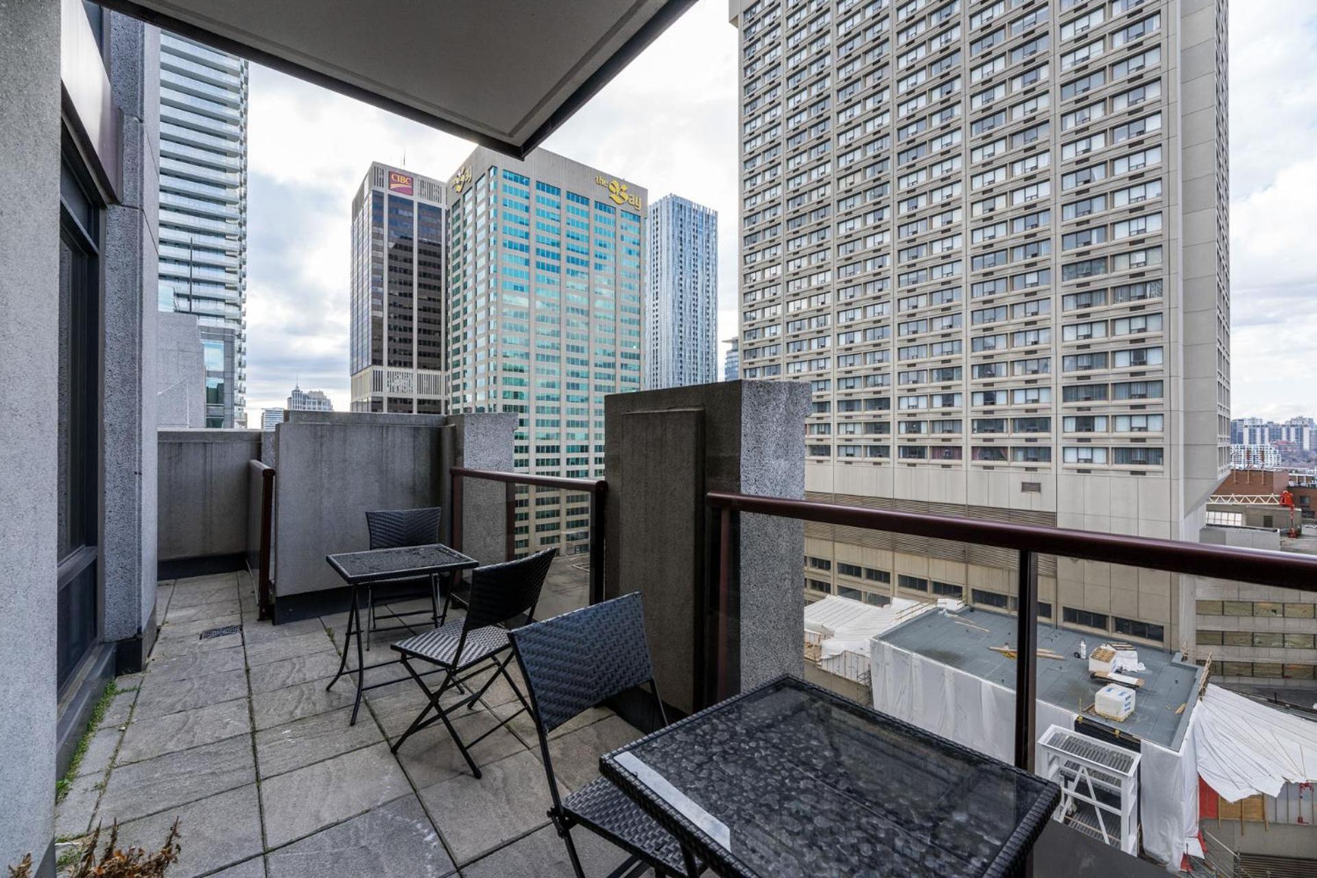 Sky Yorkville Aparthotel 4*