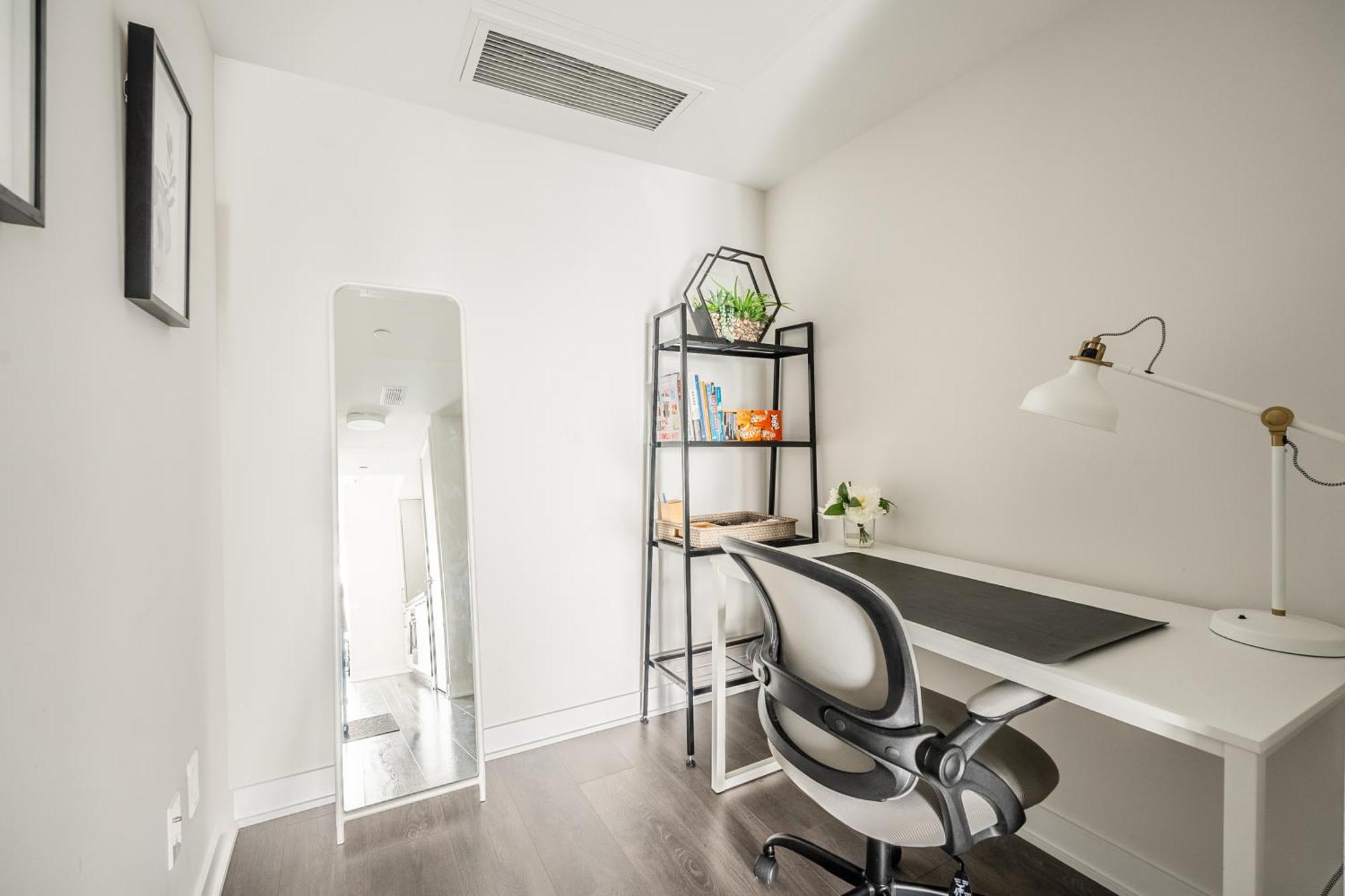 Traveller In Centre Apartment *