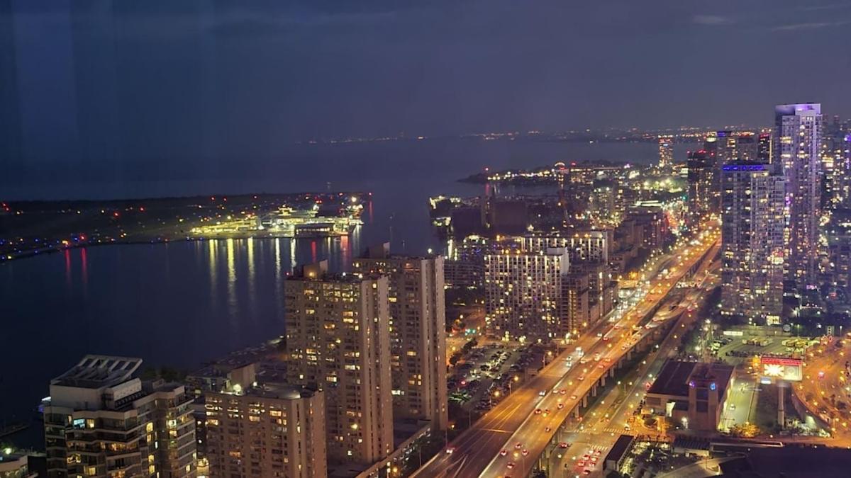 Magnificient View Next Cn Tower/rogers/union/mtcc Apartment Toronto