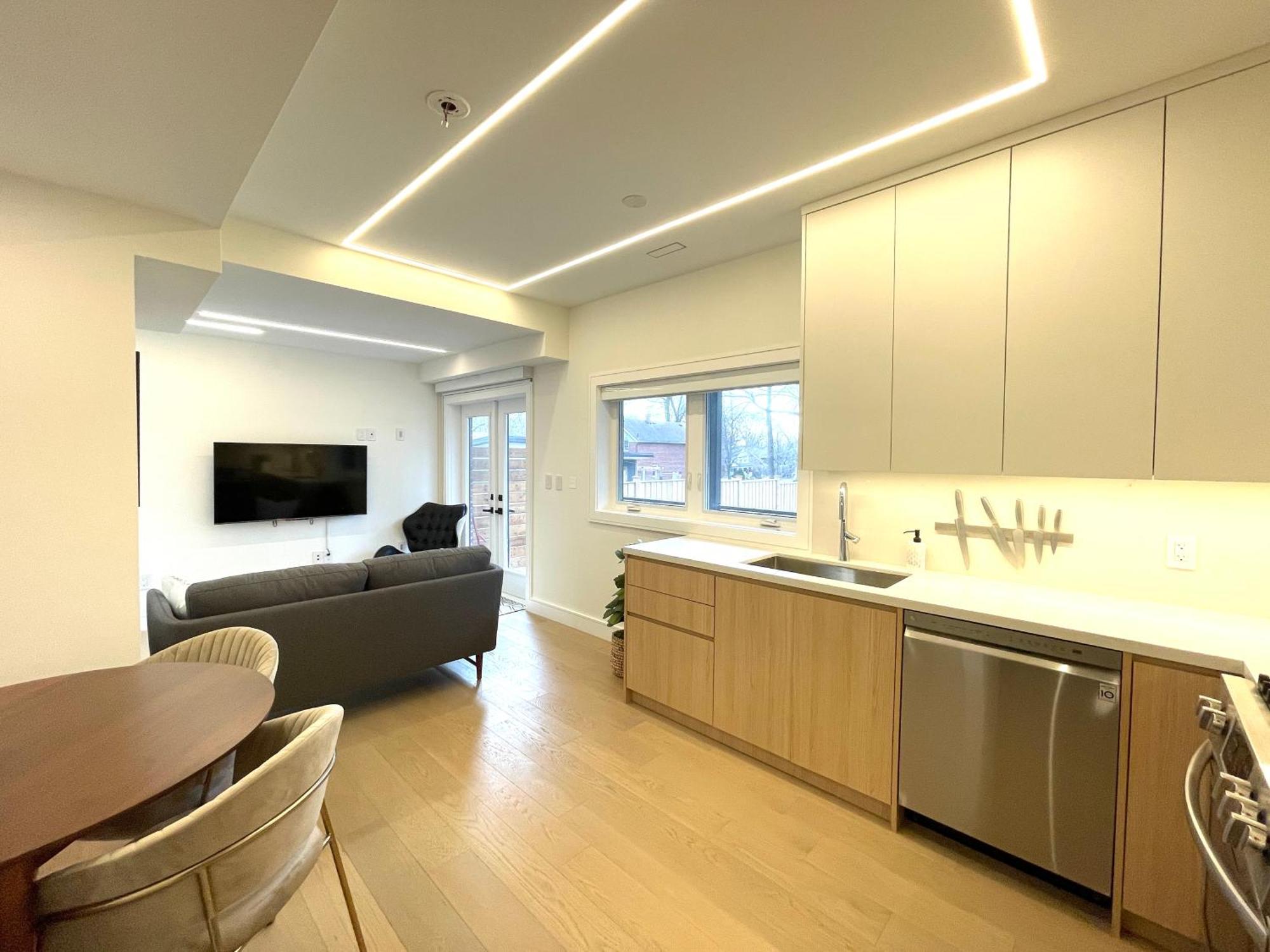 Modern Close To The With Parking