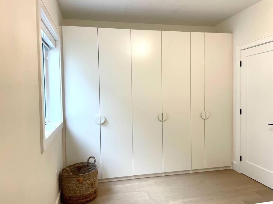 Apartment Modern Close To The With Parking *