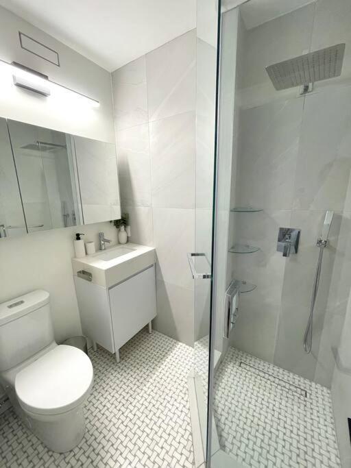 Apartment Modern Close To The With Parking *