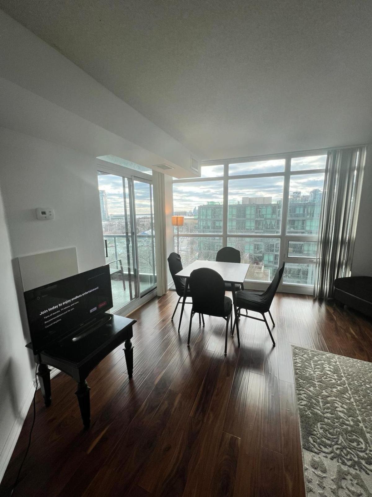 Apartment Downtown By The Lake