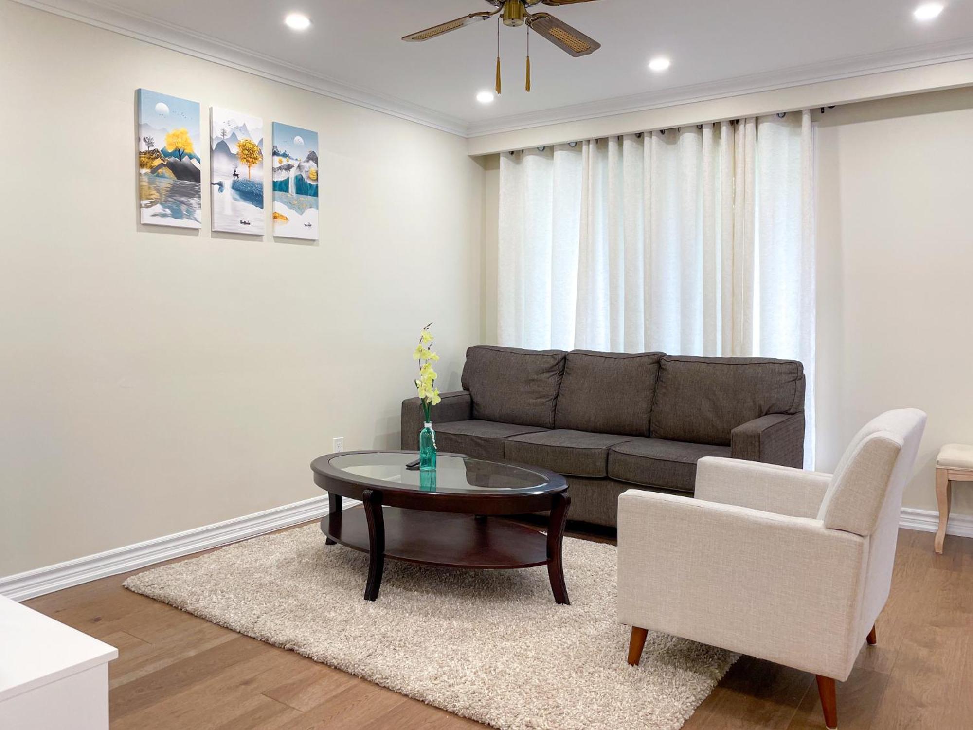 Newly-renovated 3br House, 12 Minutes To Airport