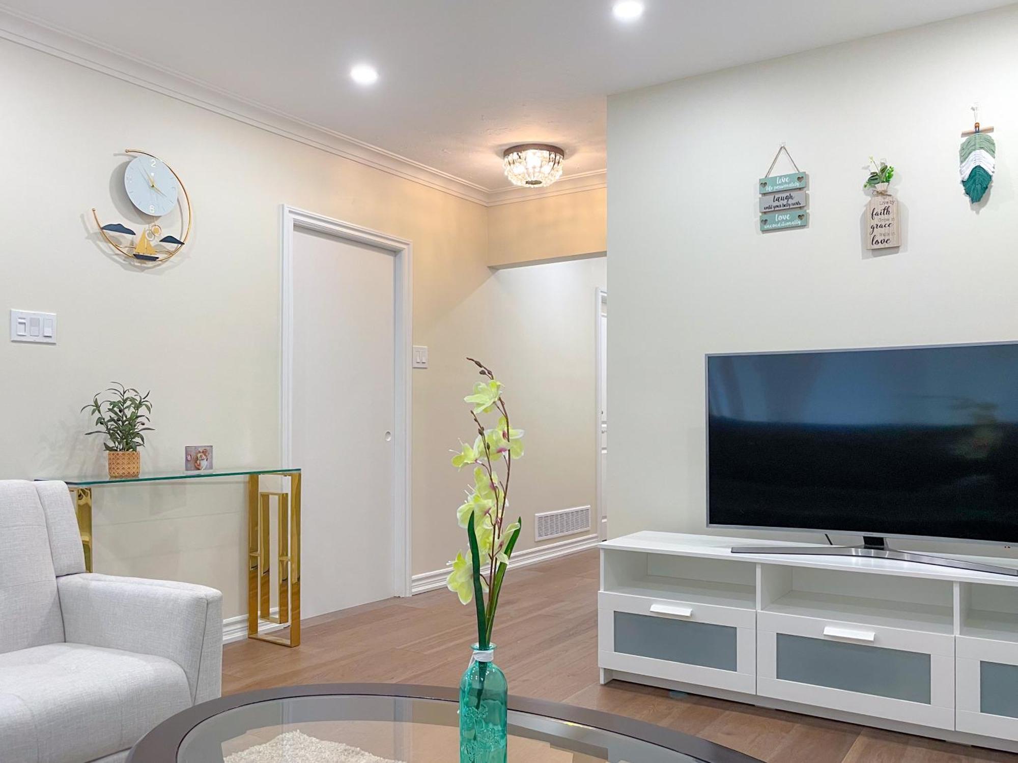 Apartment Newly-renovated 3br House, 12 Minutes To Airport *