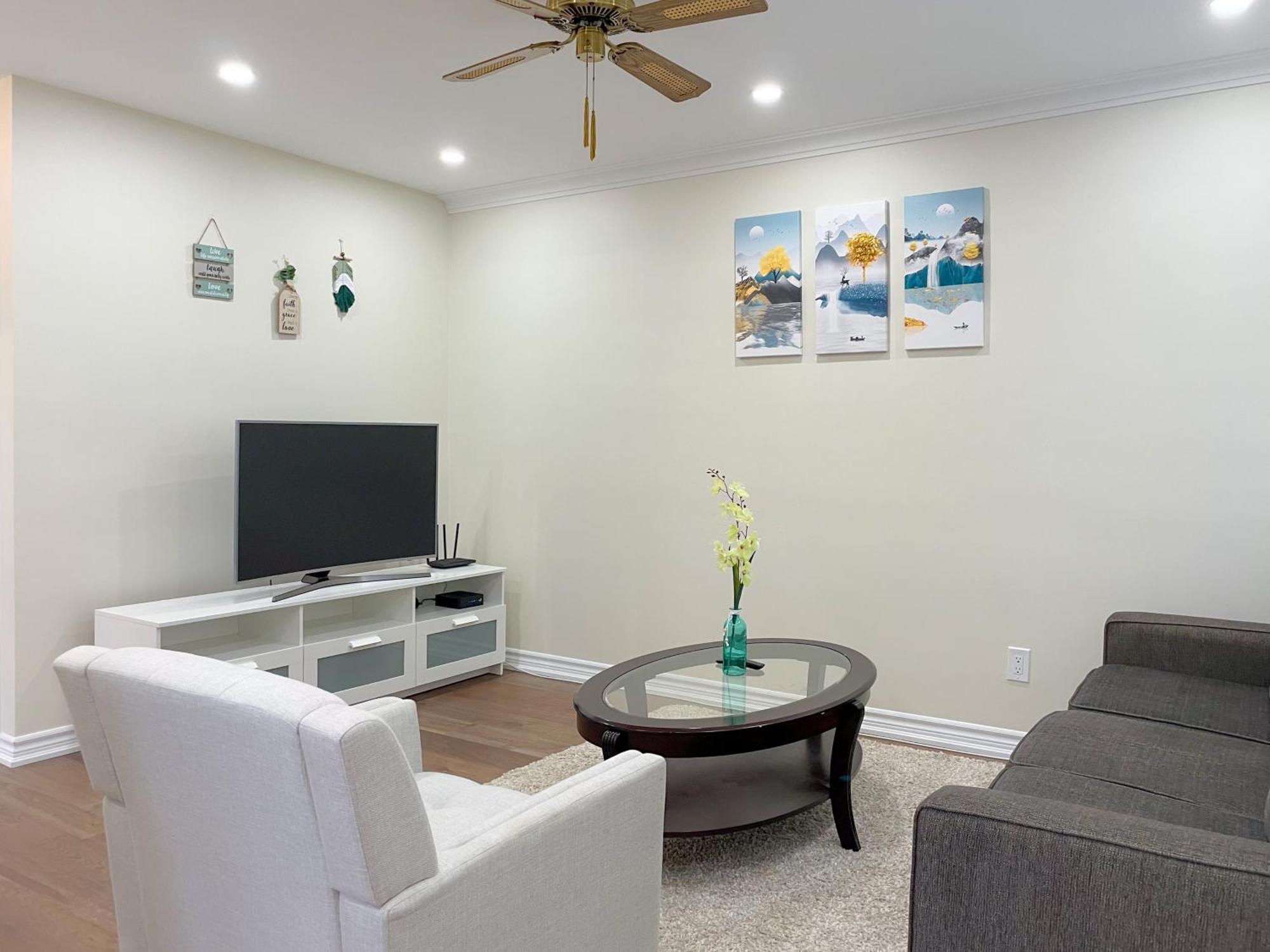 Apartment Newly-renovated 3br House, 12 Minutes To Airport