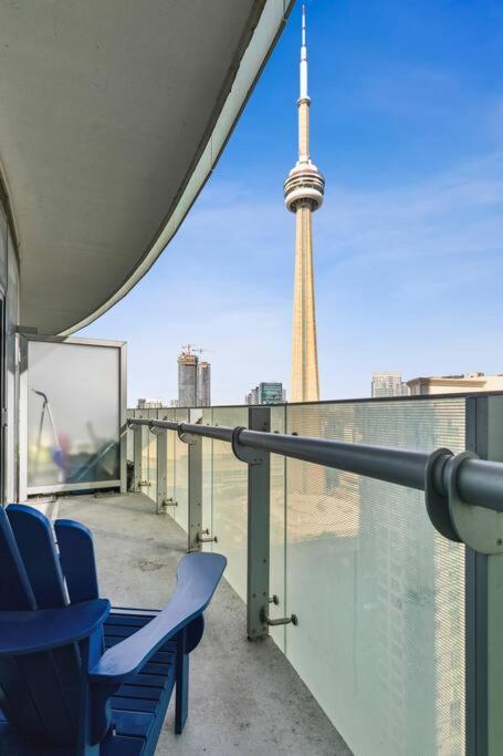 Apartment Luxury - Steps To Everything - Balcony View
