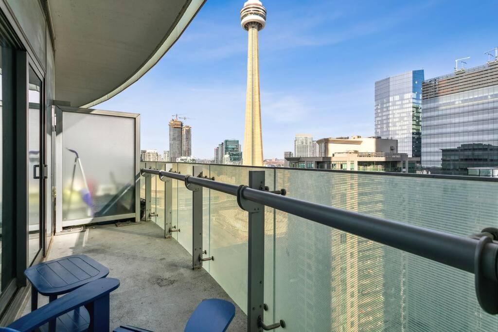 Luxury - Steps To Everything - Balcony View Toronto