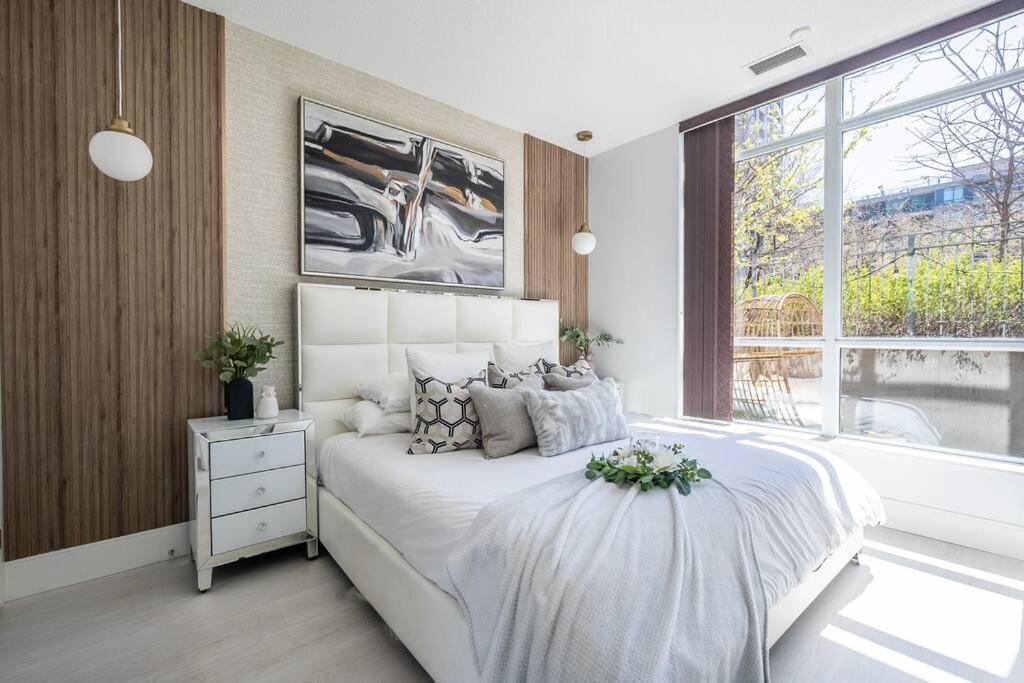 Luxury With Private Terrace Downtown * Toronto