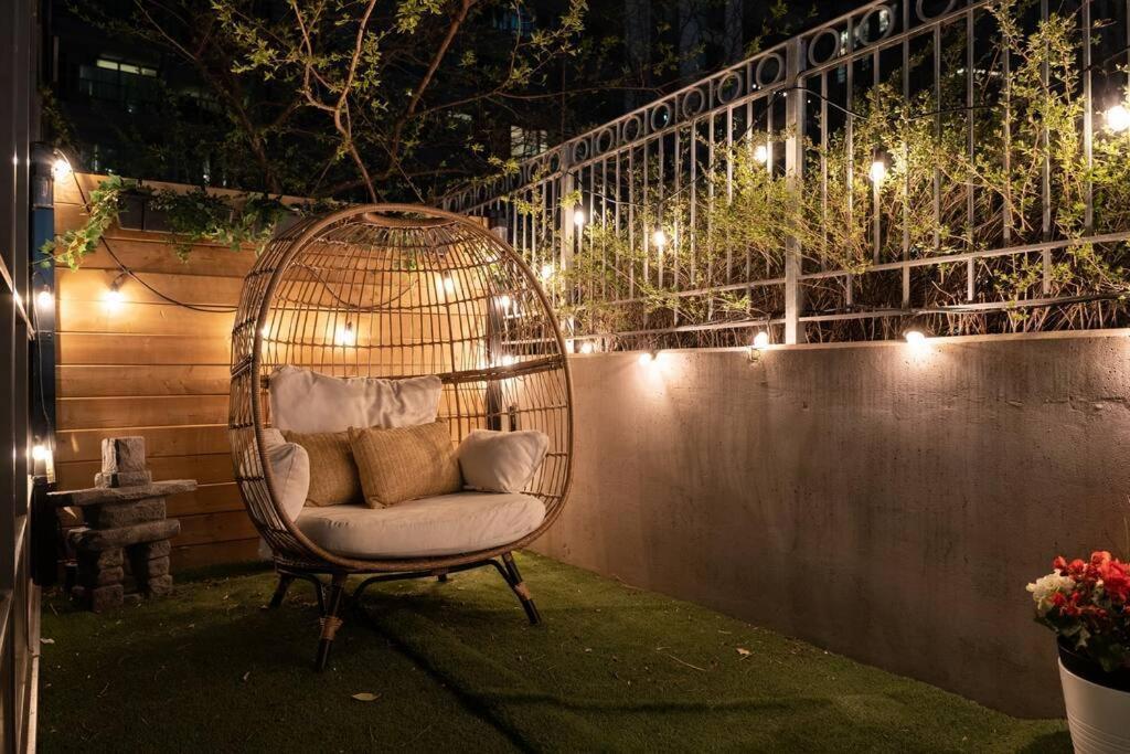 Luxury With Private Terrace Downtown Apartment *