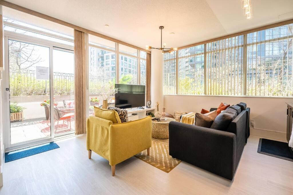 Luxury With Private Terrace Downtown * Toronto