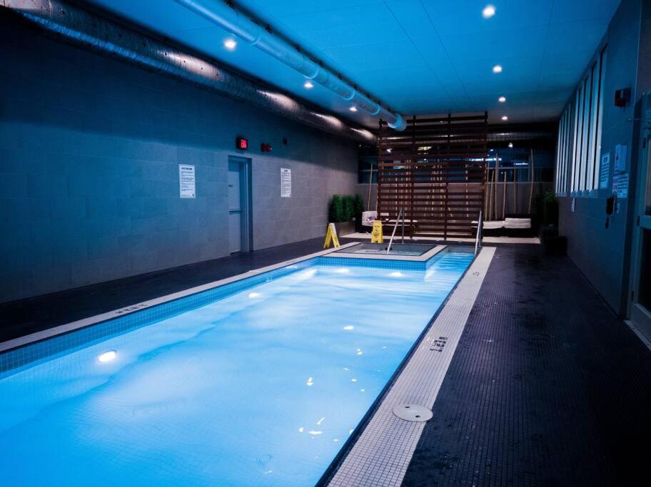 Luxury Downtown Near Cn Tower Toronto