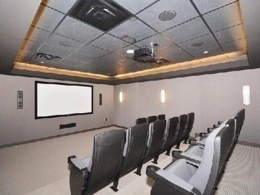 Luxury Downtown Near Cn Tower *